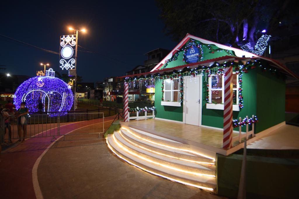 Periperi recebe decoração do Natal Salvador 2022