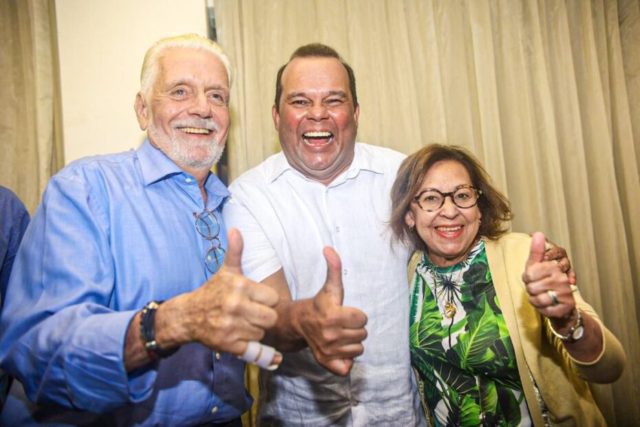 senador Jaques Wagner (PT), vice-governador Geraldo Jr (MDB) e deputada federal Lídice da Mata (PSB) durante encontro com pré-candidatos a vereador em Salvador
