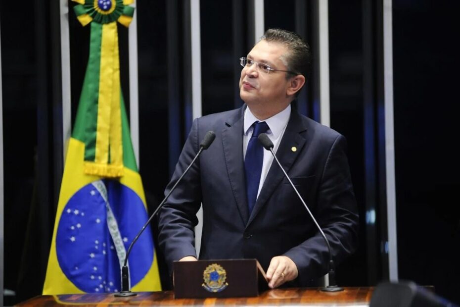Autor do PL que equipara aborto a homicídio, Sóstenes Cavalcante diz que pedirá aumento de pena para estuprador