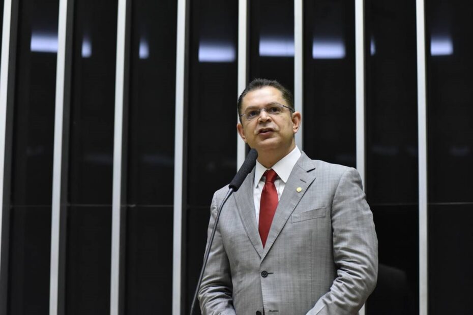 Sóstenes Cavalcante diz que Lula rebateu texto com 'ataque pessoal'