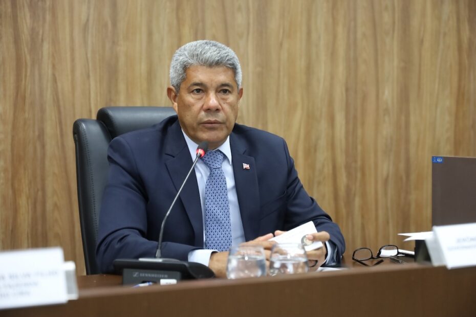 São João: governador anuncia antecipação de salário para dias 21 e 28