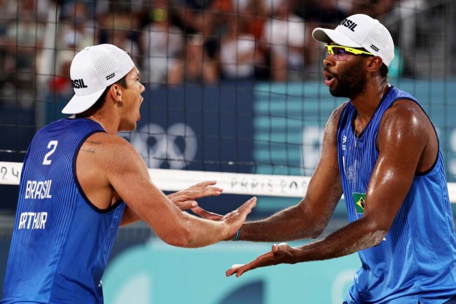 Vôlei de praia: Evandro e Arthur avançam às quartas de final