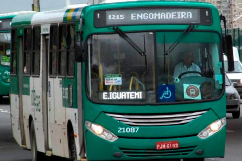 Ônibus voltam a circular na Estrada das Barreiras