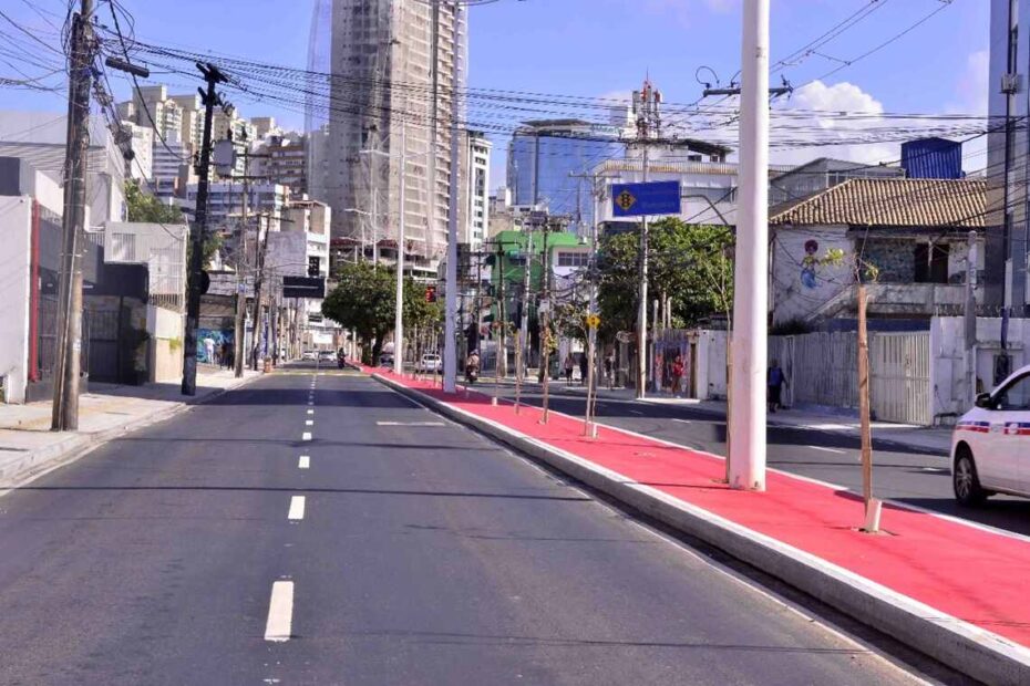 Prefeitura entrega requalificação da Rua Conselheiro Pedro Luiz, no Rio Vermelho