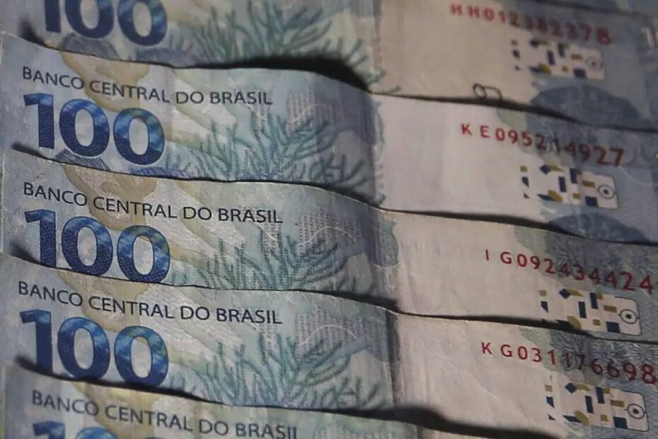 Orçamento de 2025 estabelece salário mínimo de R$ 1.509