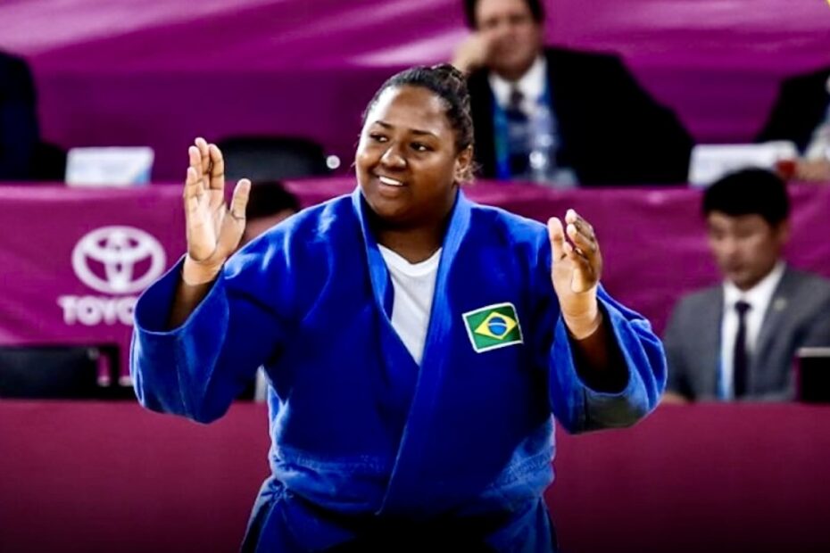 Após VAR, Bia Souza vence sul-coreana e passa para semifinal de judô