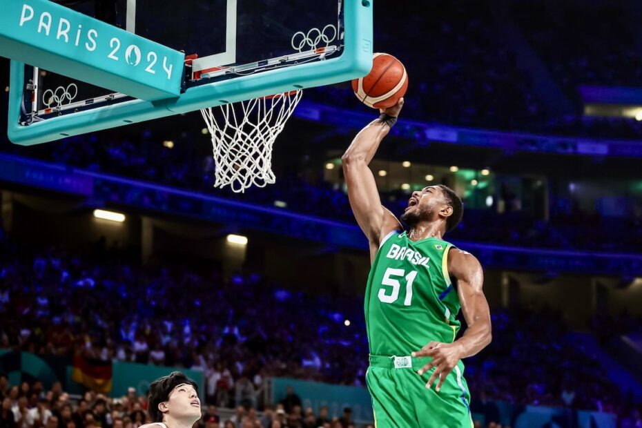 Brasil vence Japão por 102 x 84 no basquete masculino