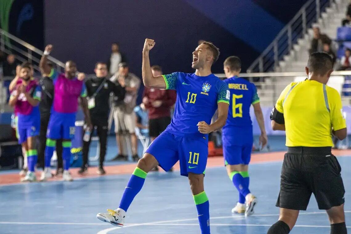 Brasil vence a Croácia e avança para as oitavas na Copa do Mundo de futsal