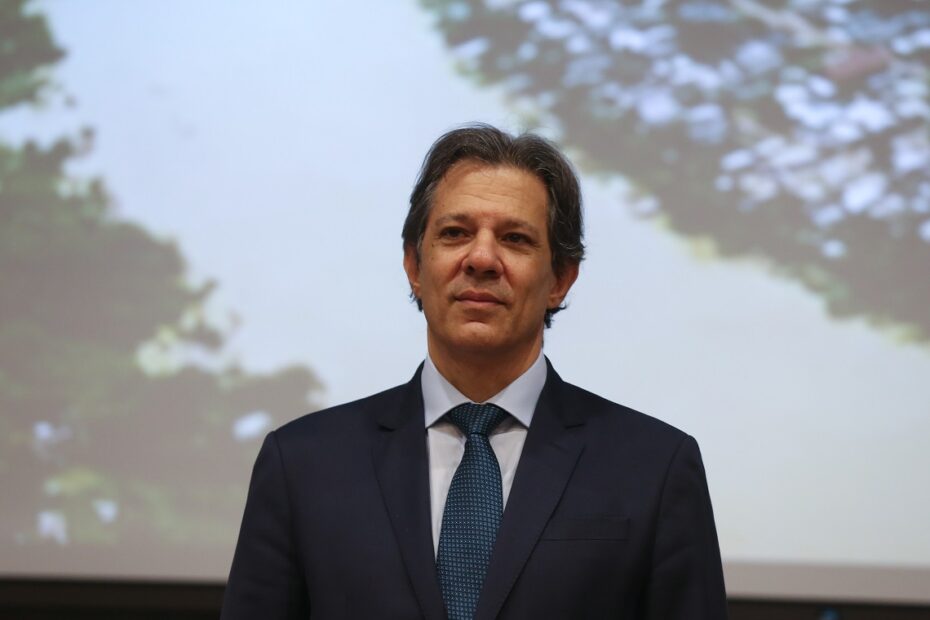 Haddad defende regulamentação da tributação de big techs