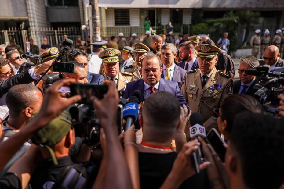 Geraldo Jr representa governador em desfile do 7 de setembro