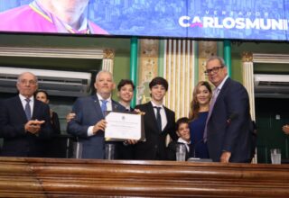 Adriano Gallo recebe Medalha Thomé de Souza, da Câmara de Salvador, por sua dedicação à gestão pública - 