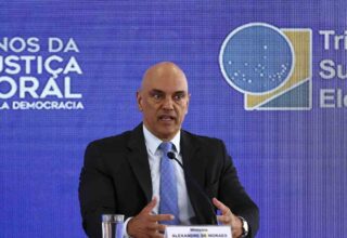 Oposição vai protocolar pedido de impeachment contra Alexandre de Moraes - 