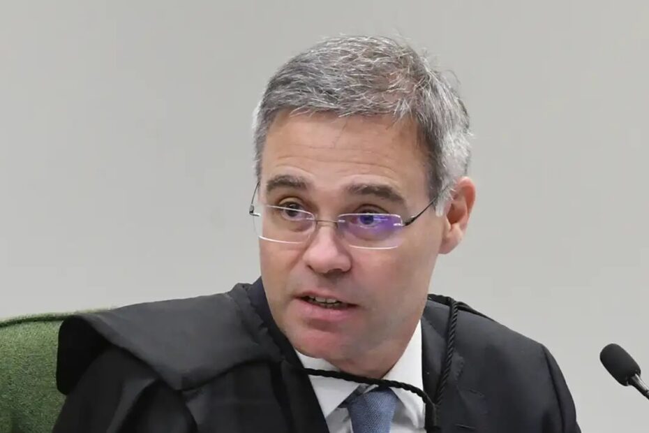 Ministro André Mendonça vai decidir se STF julgará caso envolvendo Silvio Almeida - 