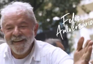 Lula completa 79 anos e ganha homenagem de Janja e ministros do governo; confira vídeo - 