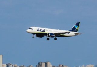 Avião faz pouso de emergência no Aeroporto de Salvador após pane - 