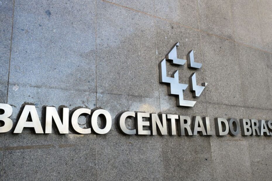 Banco Central divulga ata do Copom que aumenta taxa de juros para 10,75 - 