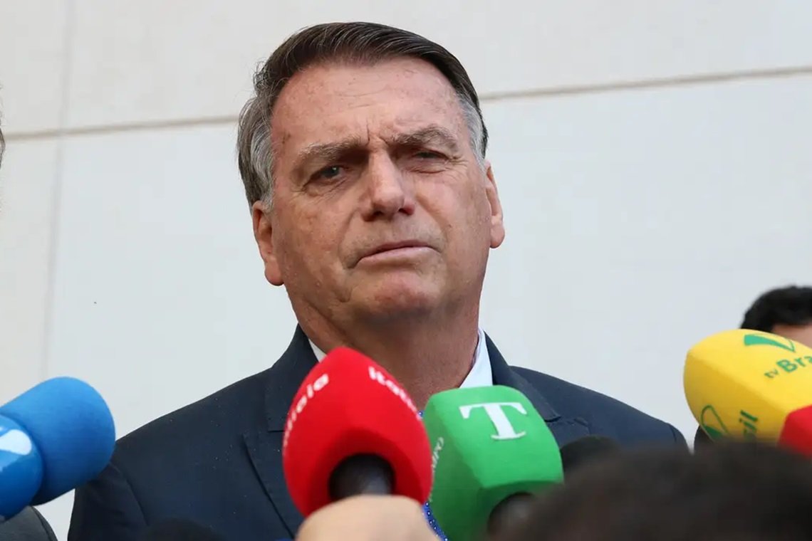 Bolsonaro declara apoio a qualquer candidato que enfrente Boulos em São Paulo - 