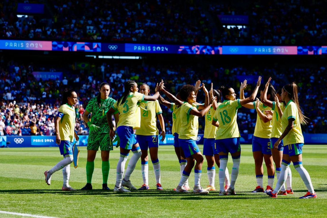 Em jogo duro, Brasil perde para EUA por 1 a 0 e fica com medalha de prata no futebol feminino - 