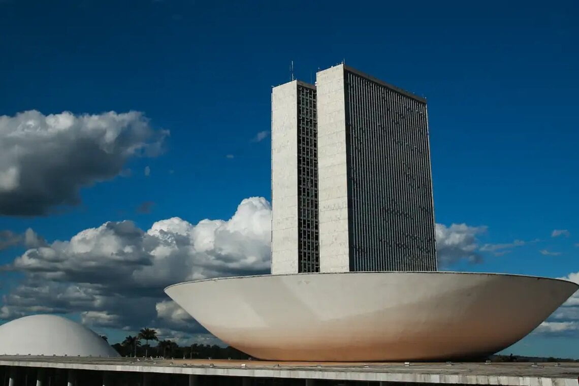 CCJ da Câmara volta a analisar projetos contra invasão de terras pelo MST - 