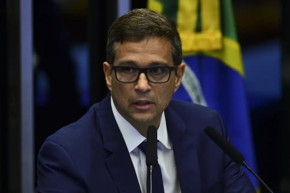 Campos Neto pede que sucessor não seja ‘criticado pela cor da camisa’ - 