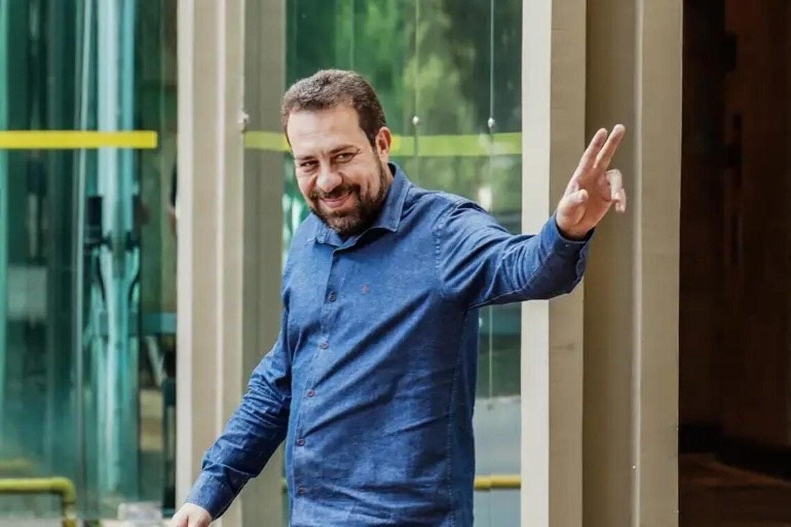 Boulos rompe com produtora após polêmica com Hino Nacional em comício - 