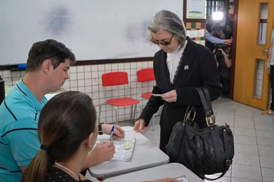 ‘As urnas eletrônicas são seguras e auditáveis’, diz Cármen Lúcia - 