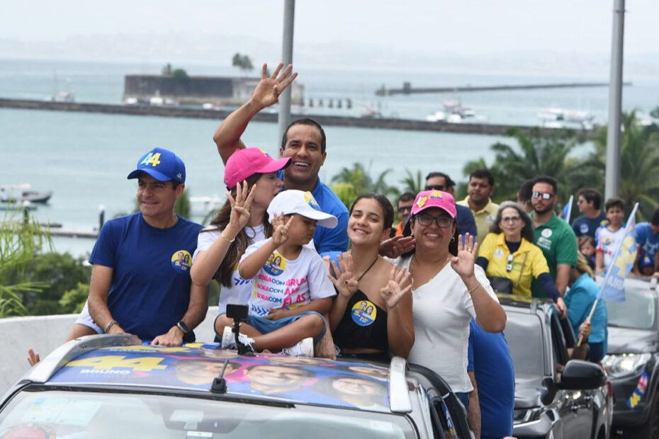 Em carreata de Bruno Reis, ACM Neto diz que favoritismo não acomoda campanha - 