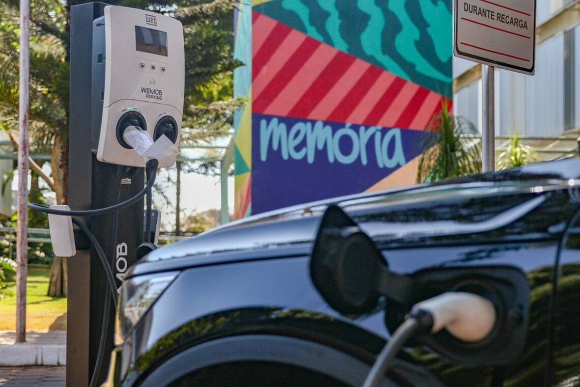 Imposto Seletivo sobre carros elétricos gera controvérsia entre deputados - 