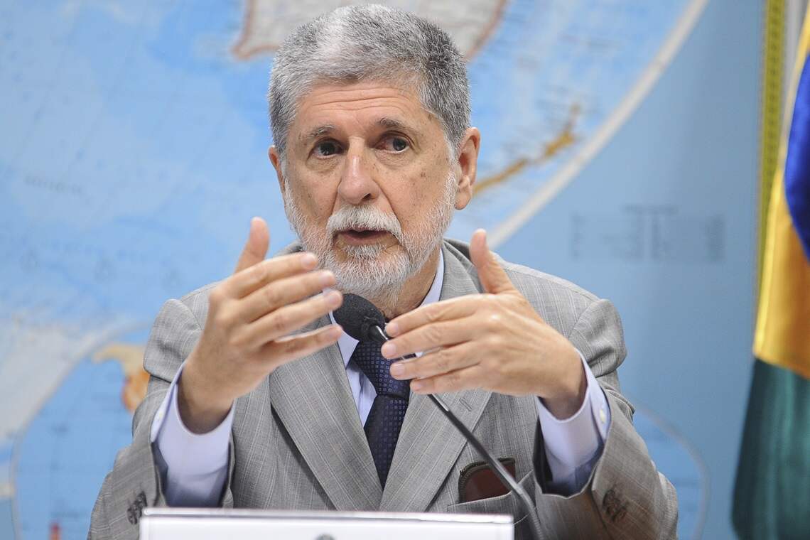 Celso Amorim diz que Brasil, Colômbia e México ainda não conseguiram dialogar com Maduro - 