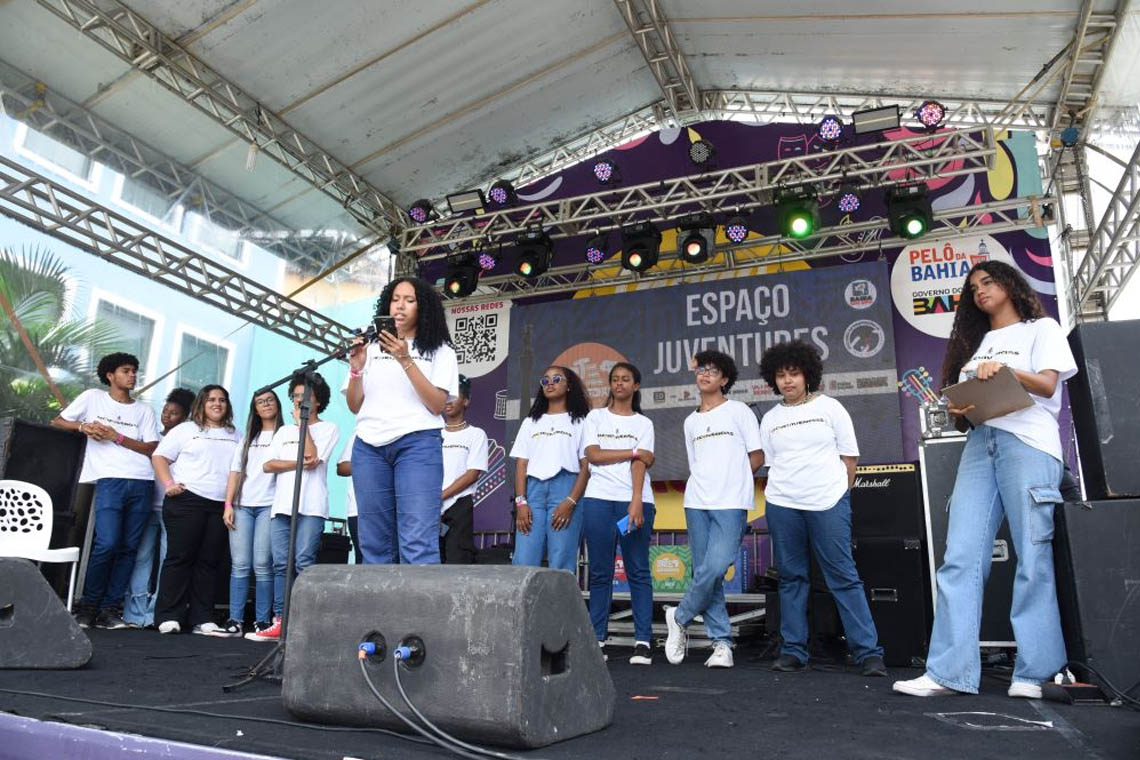 Concurso Liter Rio Versos De Identidade Divulga Dez Jovens Poetas