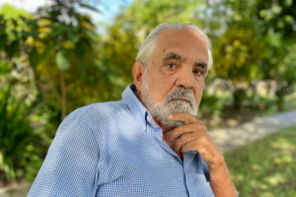 Professor Fernando Eleodoro lança seu primeiro livro neste sábado - 