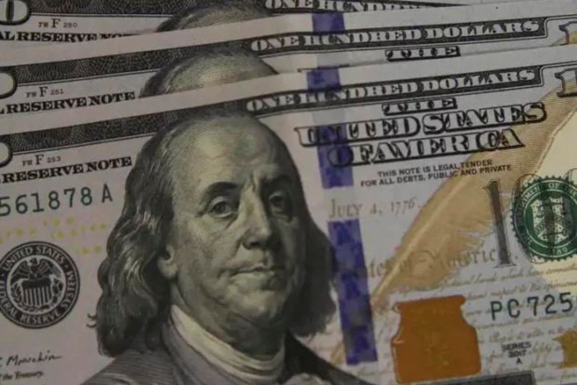 Valor do dólar registra queda de 2%, mas conta com leve alta na semana - 