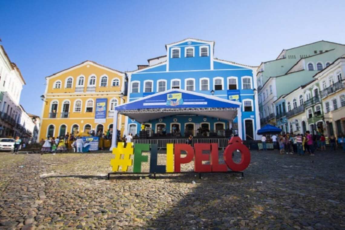 Flipelô 202 reúne público e promove cultura literária no Pelourinho - 