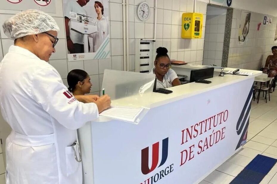 Faculdades oferecem atendimentos de saúde gratuitos à população de Salvador - 