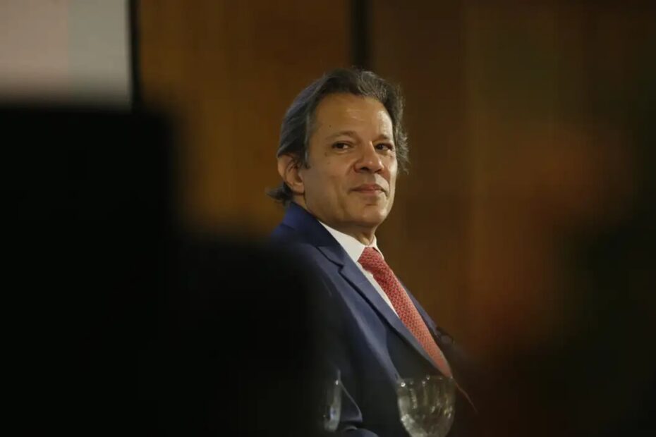 Haddad revela que Lula permitiu reformulação do vale-gás dentro do arcabouço fiscal - 