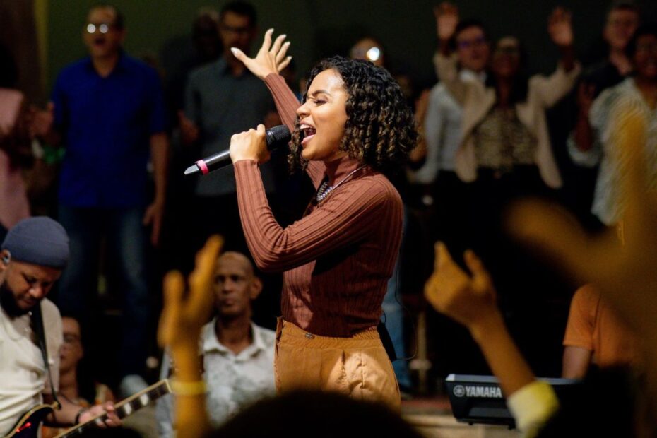 Festival ‘Mergulhados na Praça’ traz grandes nomes da música gospel a Periperi - 