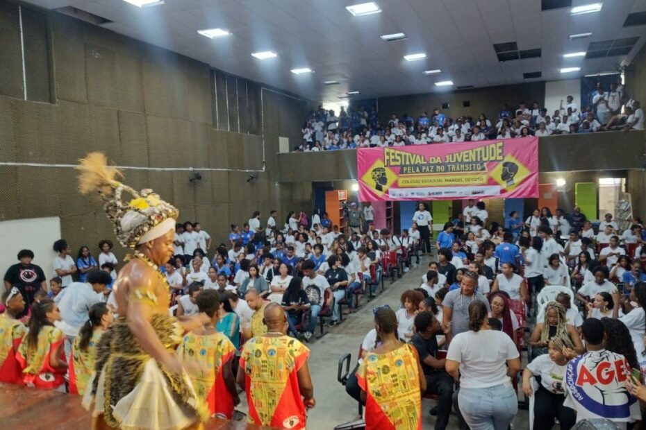 Festival da Juventude reúne alunos de escolas públicas em evento destinado a educação e segurança no trânsito - 