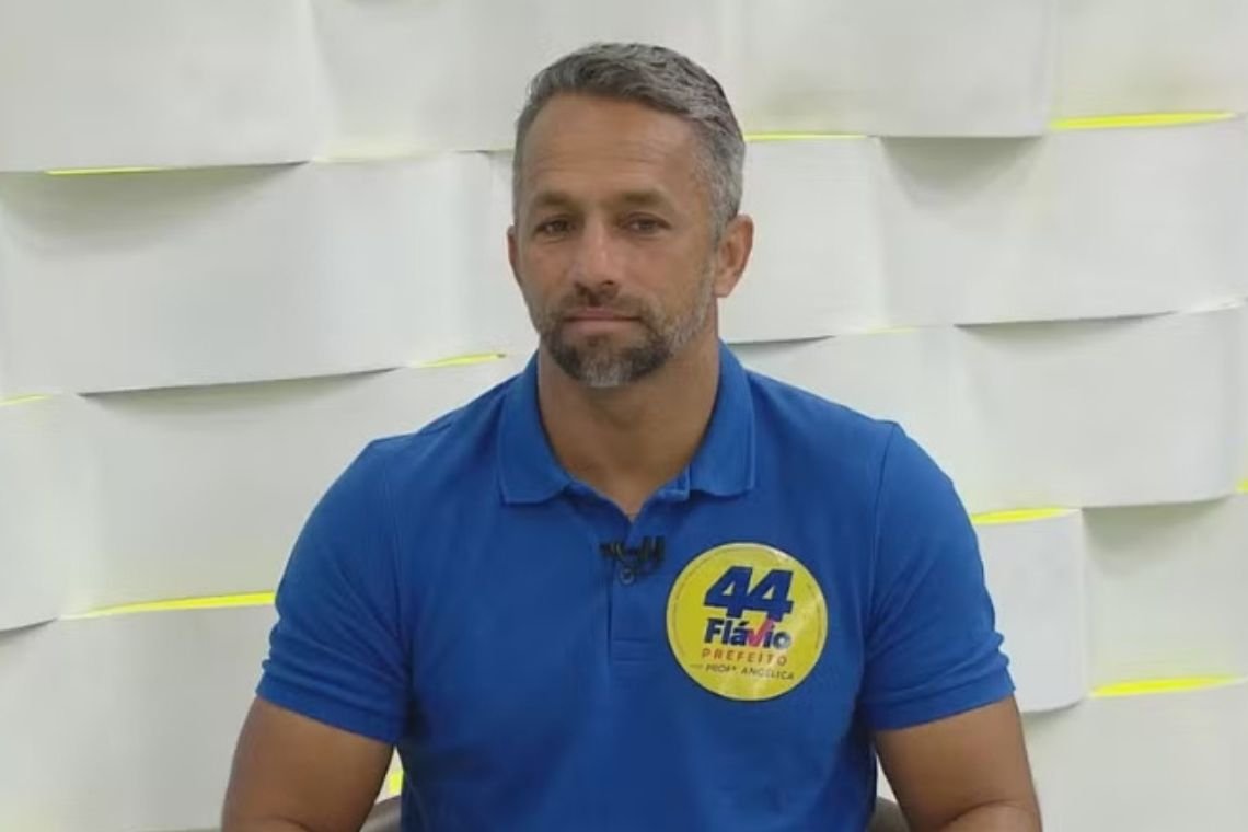 Flávio critica vinda de Lula a Camaçari e acusa governador de inaugurar obras para beneficiar Caetano no 2º turno - 