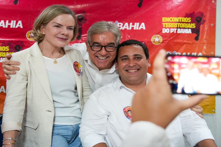 Sem Lula, Gleisi Hoffmann desembarca na Bahia para tentar alavancar candidaturas do PT na reta final - 