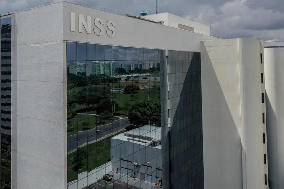 Polícia Federal desarticula esquema de roubo de dados do INSS - 