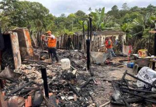 Incêndio em Lauro de Freitas deixa pai e filhos carbonizados - 