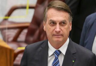 Bolsonaro se torna desafio para frente ampla de centro-direita visando 2026 - 