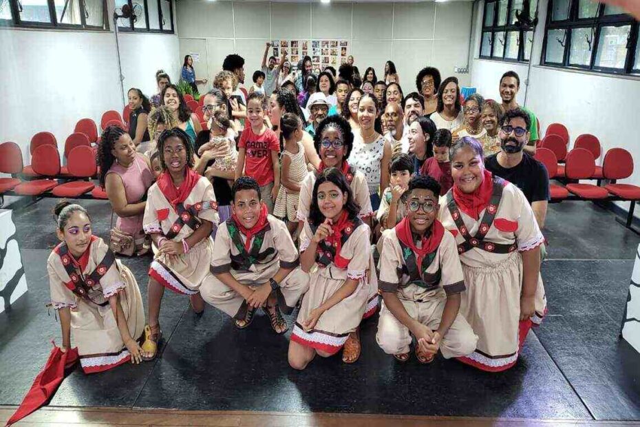 Espetáculo Lendas Brasileiras faz apresentação especial na Biblioteca Central da Bahia - 