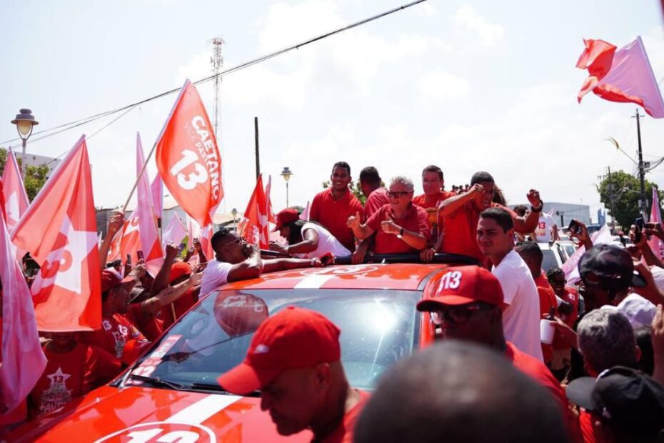 Na reta final do 2º turno, Caetano faz carreata em Abrantes, Jauá e Arembepe - 