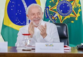 Lula sanciona leis que homenageiam símbolos cristãos em aceno ao eleitorado evangélico e católico - 