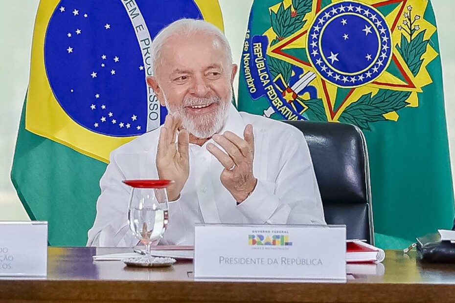 Lula sanciona leis que homenageiam símbolos cristãos em aceno ao eleitorado evangélico e católico - 