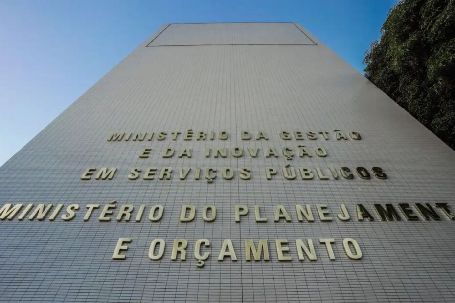 Governo federal mantém meta de déficit zero para 2024 - 