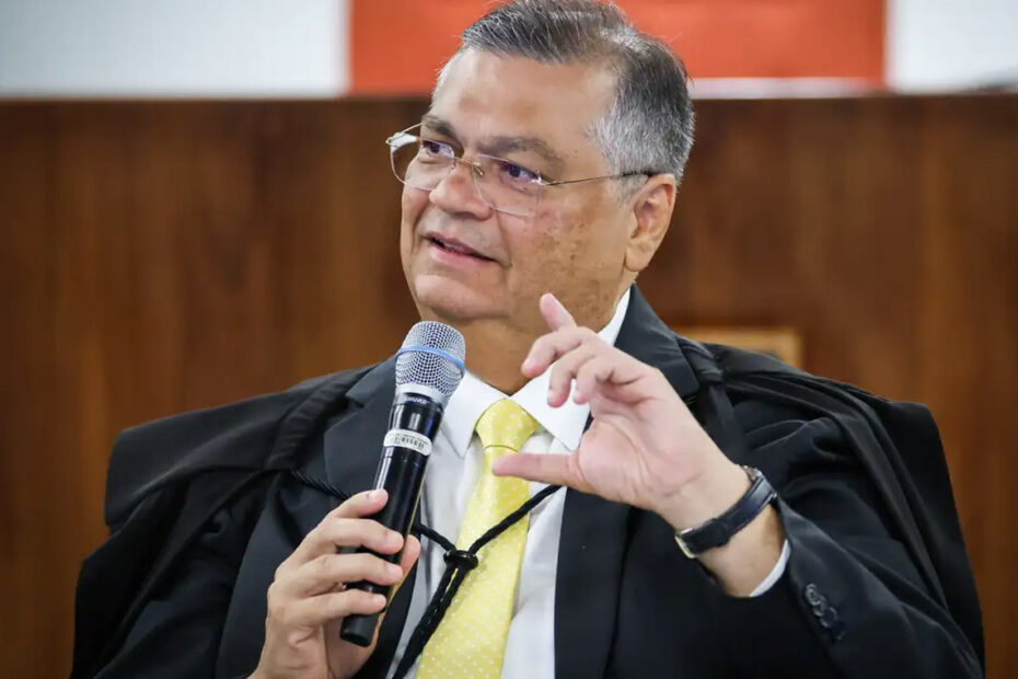 Flávio Dino mantém suspensão de emendas do orçamento secreto por falta de transparência - 