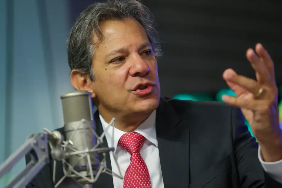 Haddad diz que Anatel vai bloquear cerca de 600 sites de aposta esportiva - 