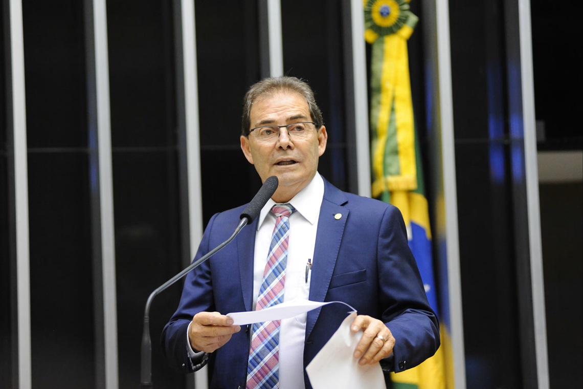 Deputado recorre ao STF contra PEC que permite ao Congresso rever decisões da Corte - 